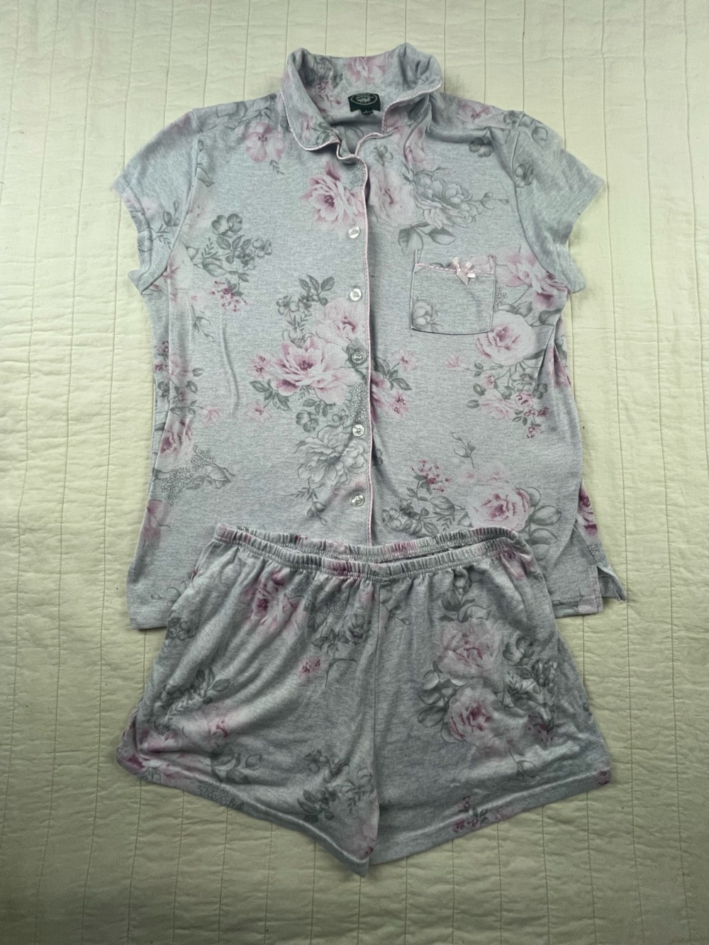 Laura Ashley Gray and Pink Floral Short Sleeve Pajama Set Large